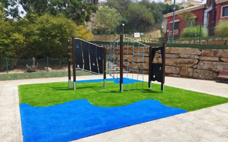 Parque infantil - Colina del Paraíso