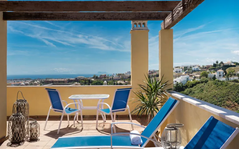 Terraza con vistas - Colina del Paraíso