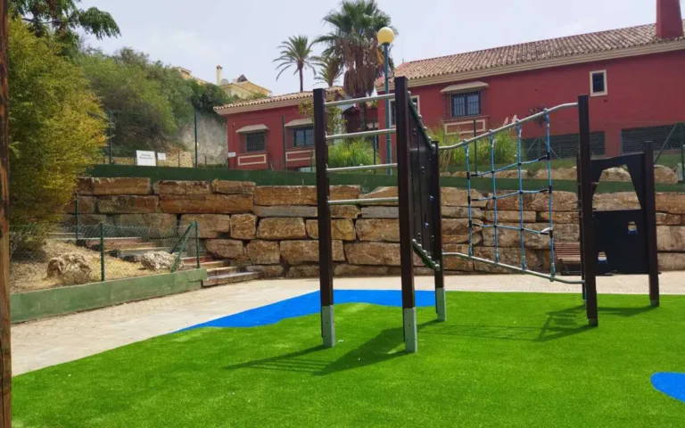 Parque infantil - Colina del Paraíso