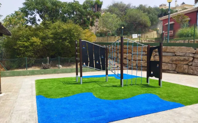 Parque infantil - Colina del Paraíso