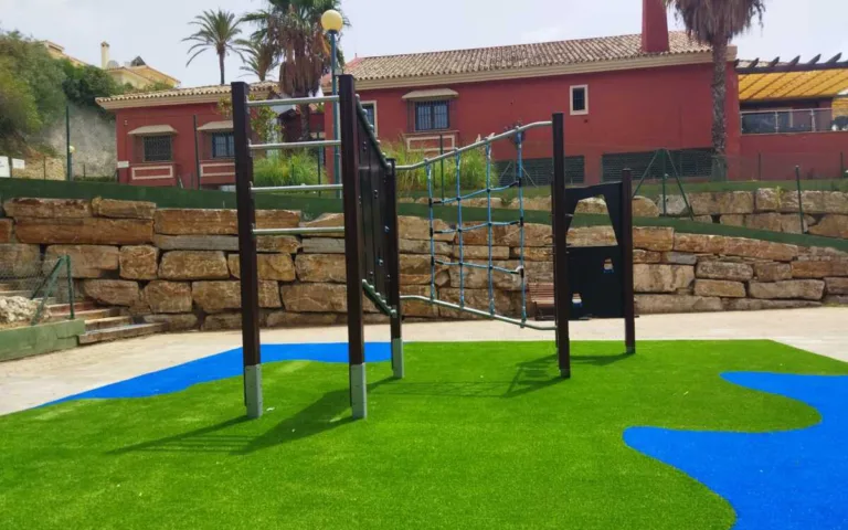 Parque infantil - Colina del Paraíso