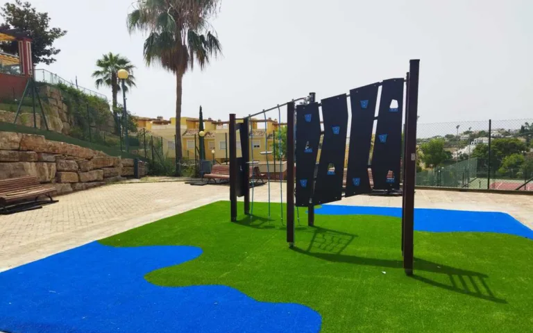 Parque infantil - Colina del Paraíso