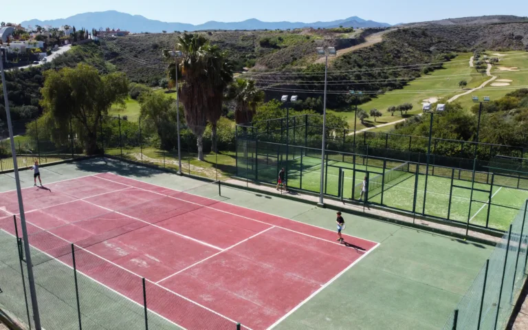 Pistas de tenis y padel - Colina del Paraíso