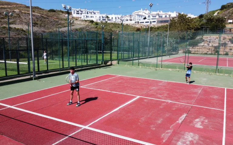 Pistas de tenis - Colina del Paraíso