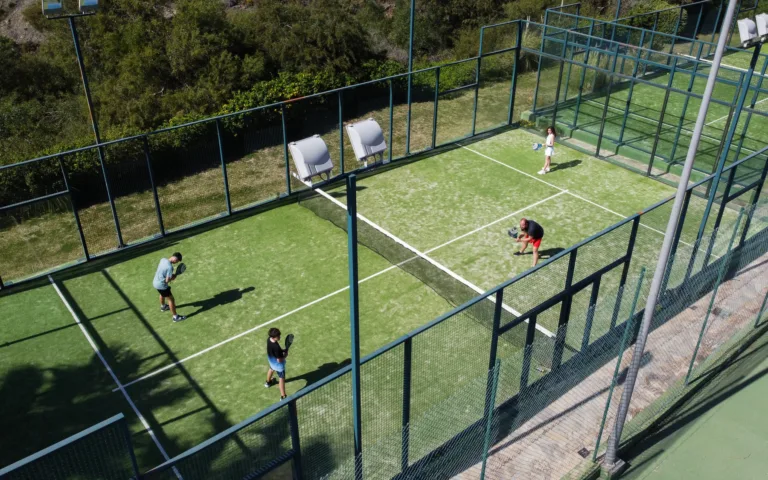 Pistas de padel renovadas - Colina del Paraíso