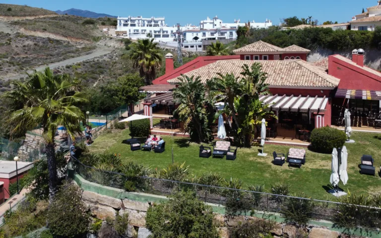 Vista terraza del restaurante - Colina del Paraíso